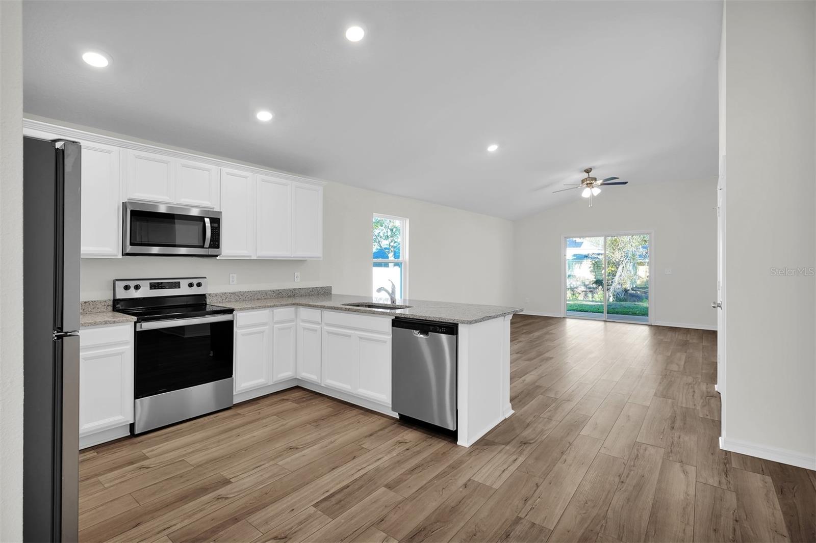 418 Marion Oaks Ln, Ocala, FL 34473 photo