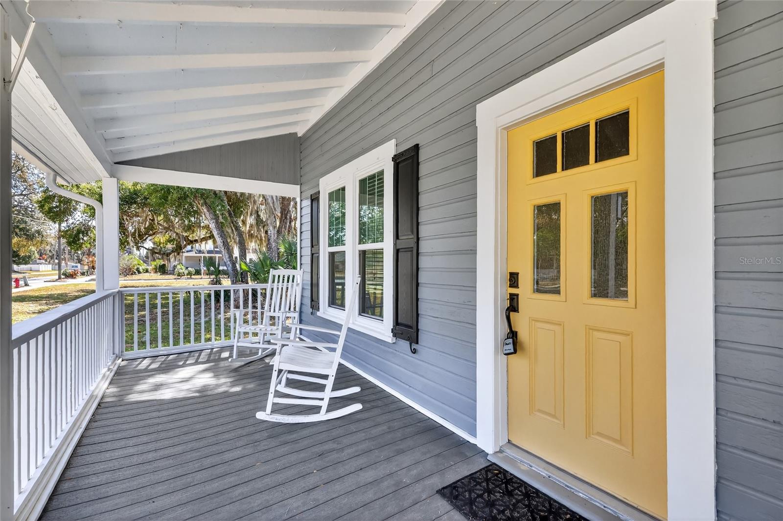 92 S Trowell Ave, Umatilla, FL 32784 photo