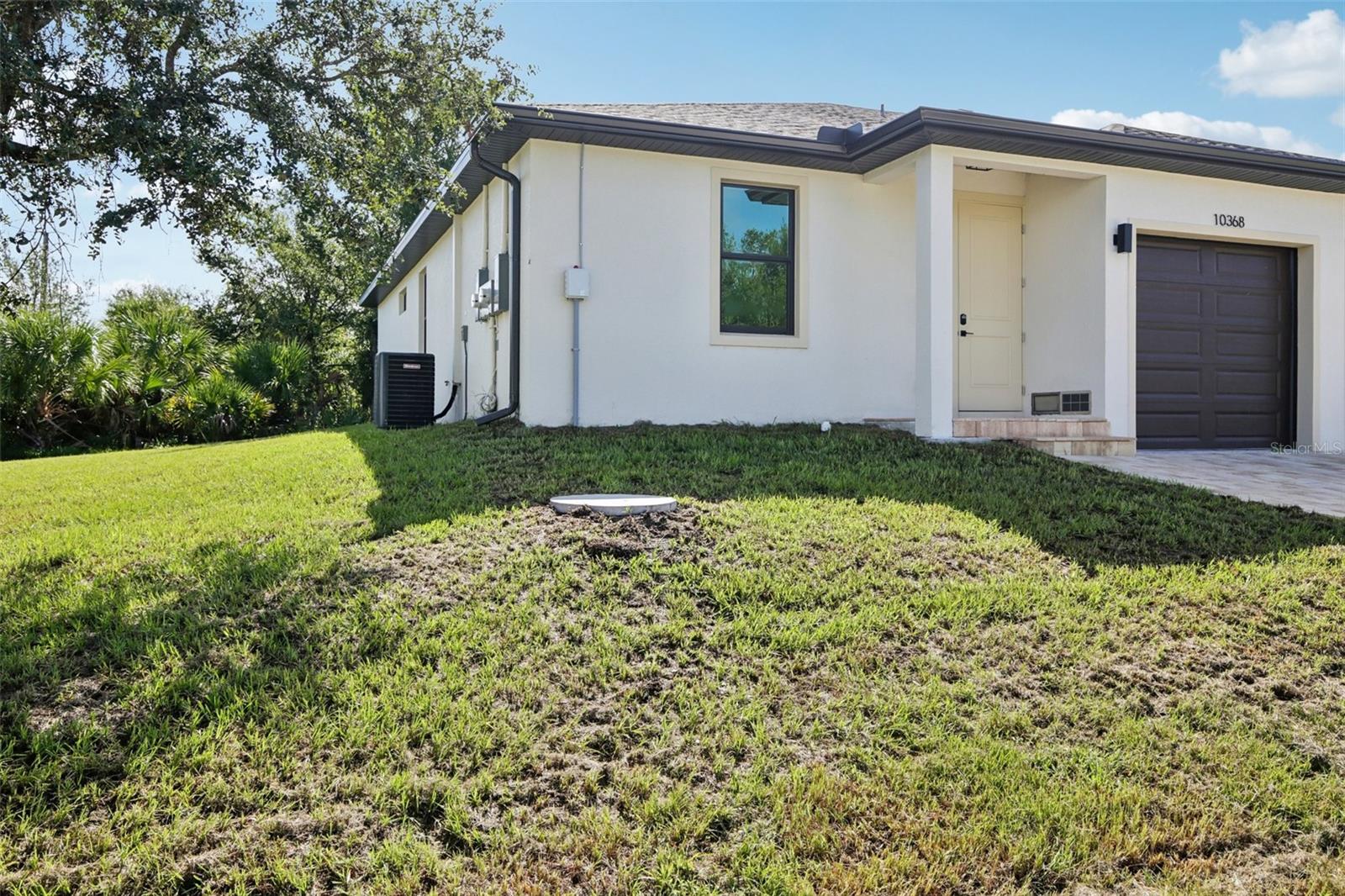 10368 Port Everglades St, Port Charlotte, FL 33981 photo