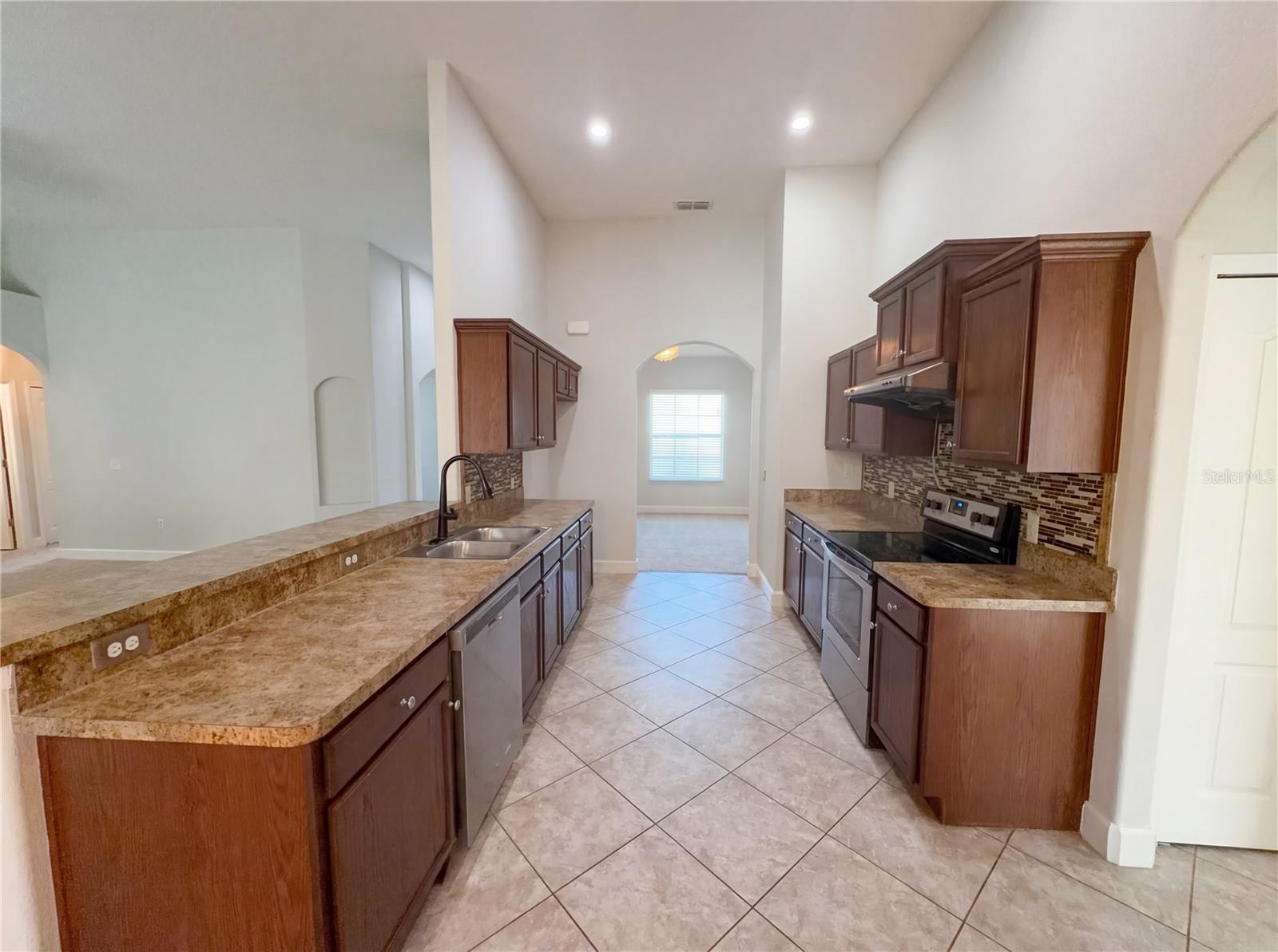 6326 Hickory Leaf Pl, Lakeland, FL 33813 photo