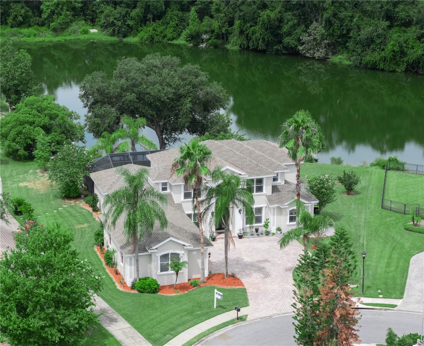 565 Whisper Woods Dr, Lakeland, FL 33813 photo
