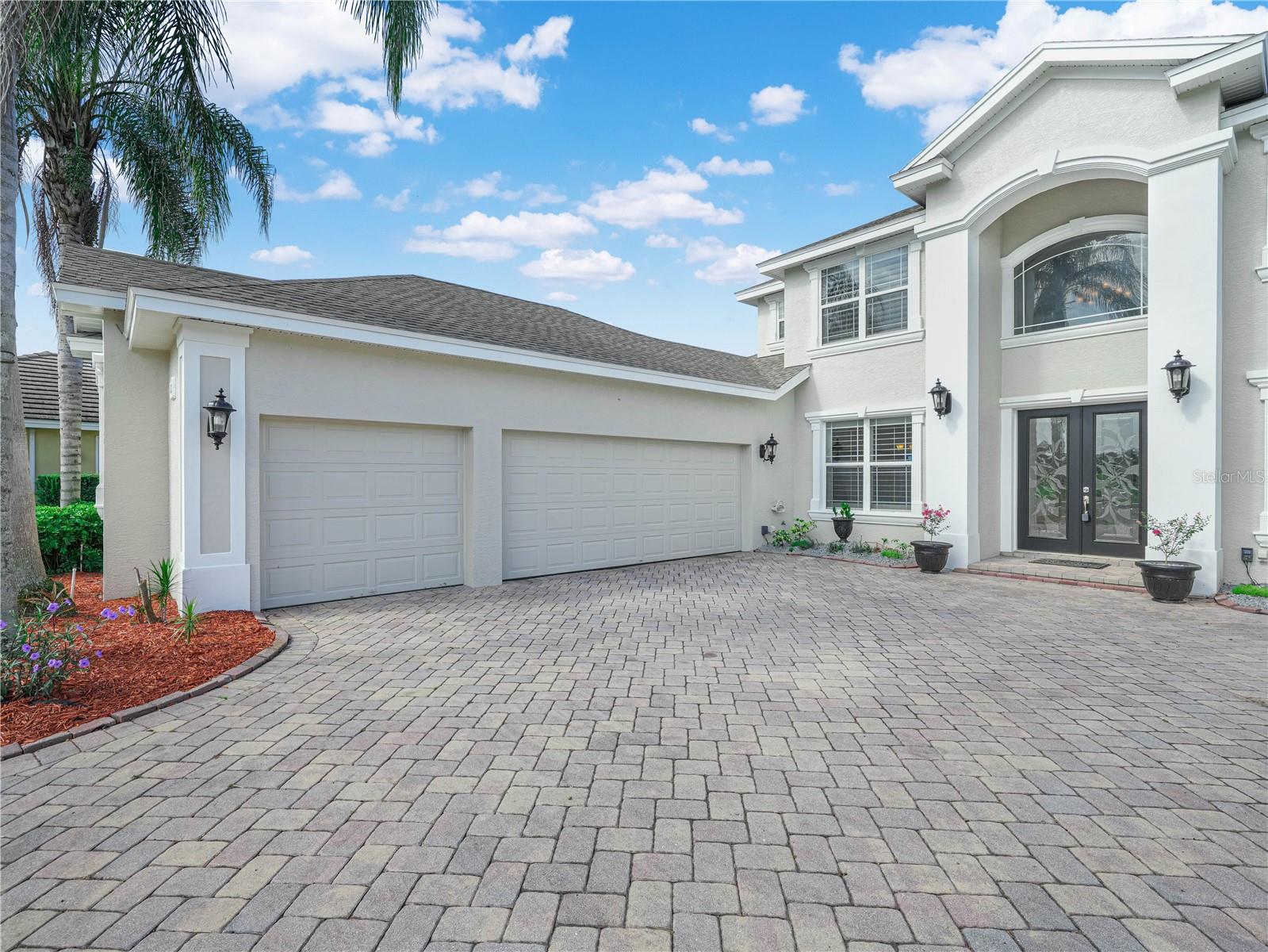 565 Whisper Woods Dr, Lakeland, FL 33813 photo