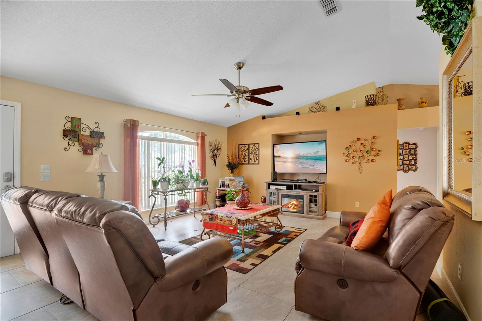 18 Angeles Rd, Debary, FL 32713 photo