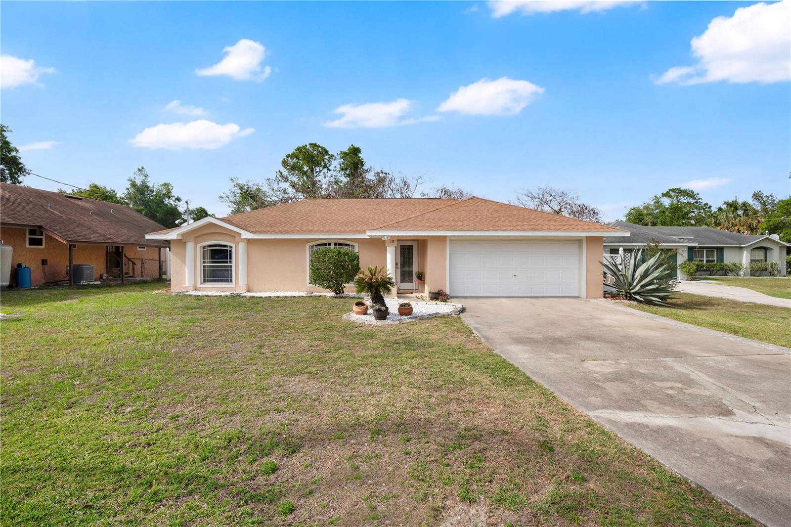 18 Angeles Rd, Debary, FL 32713