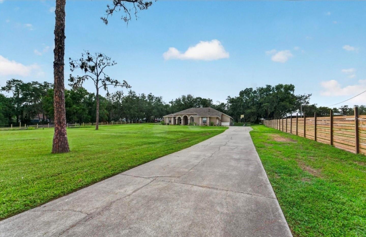 13020 Shadow Run Blvd, Riverview, FL 33569 photo