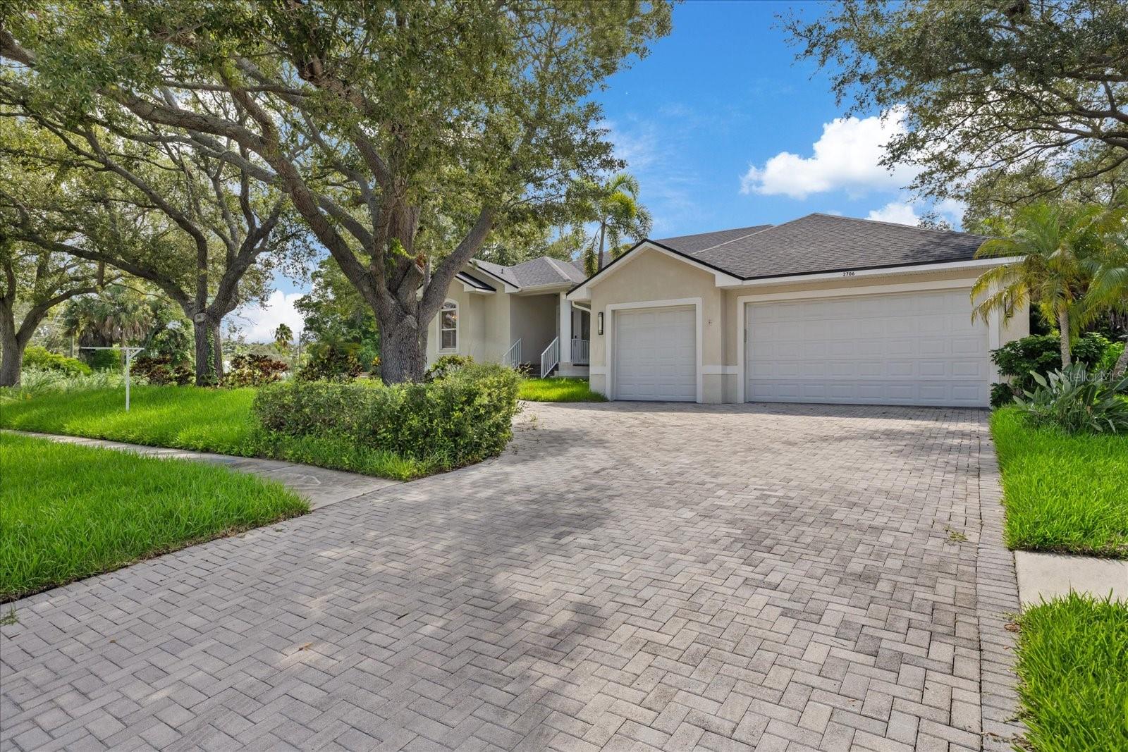 2706 Skimmer Point Dr, Gulfport, FL 33707 photo