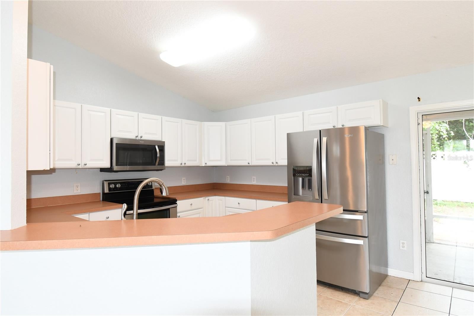 407 Cierra Oaks Cir, Lady Lake, FL 32159 photo