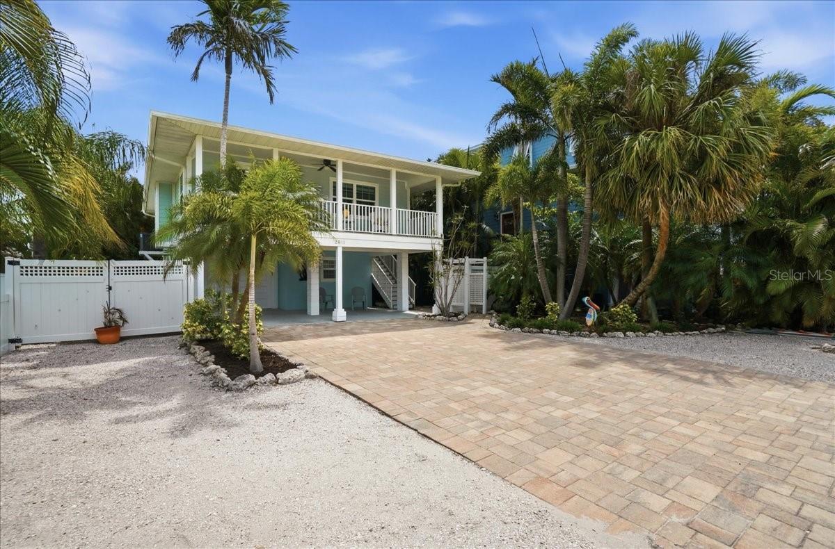 2811 Gulf Dr, Holmes Beach, FL 34217 photo