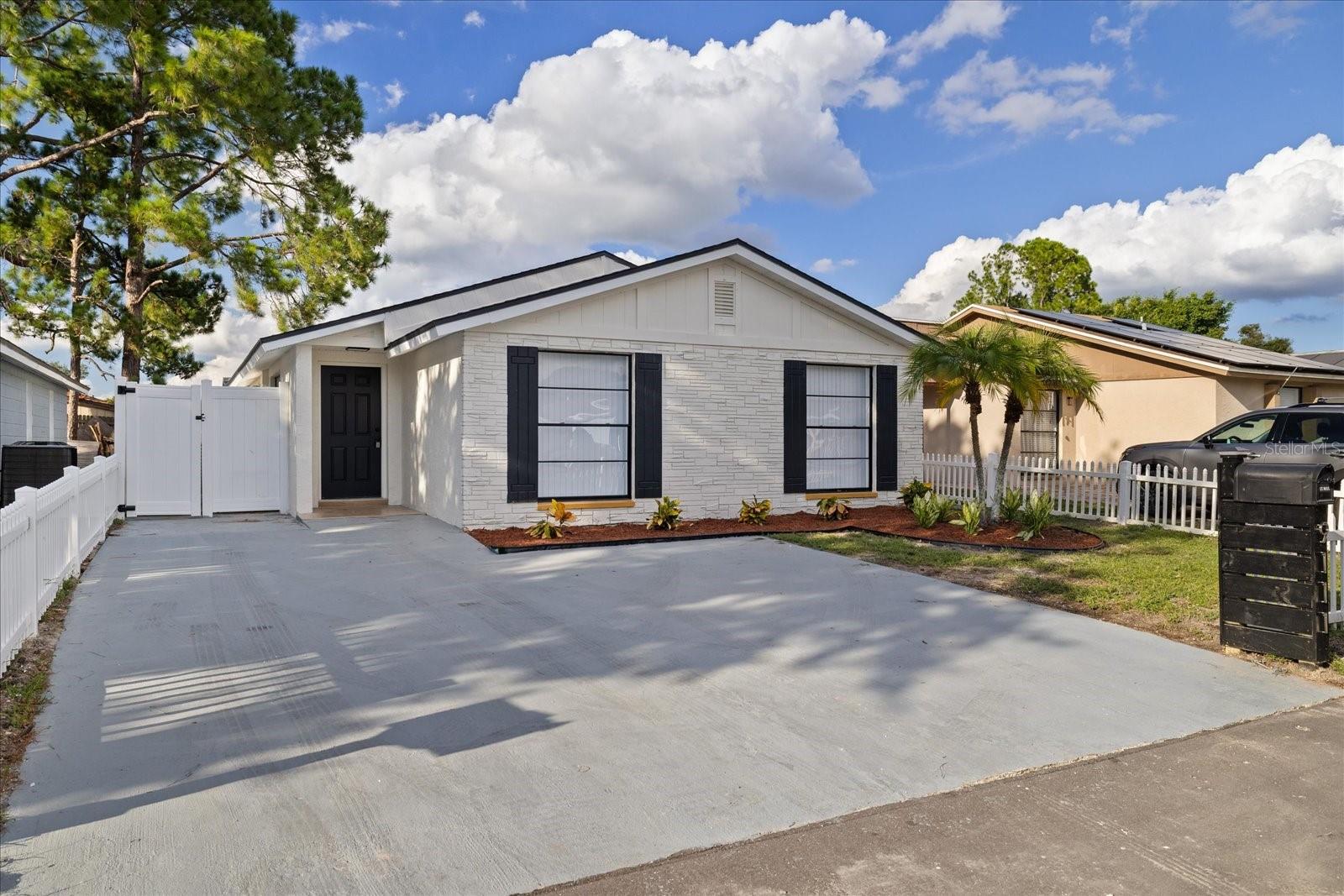 9111 Suffield Ct, Tampa, FL 33615 photo