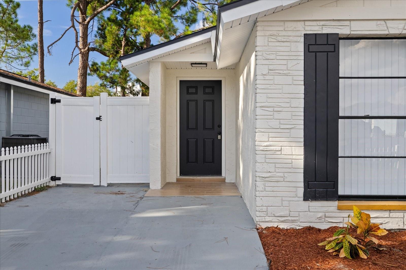 9111 Suffield Ct, Tampa, FL 33615 photo
