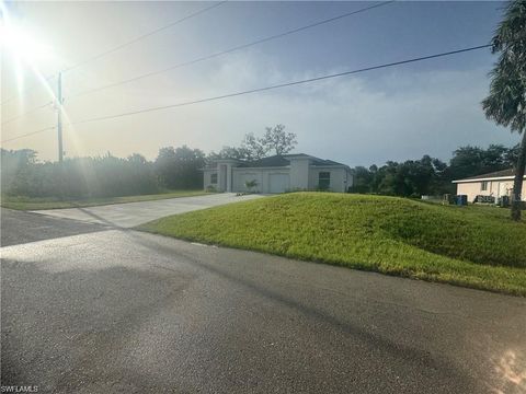 Duplex in LEHIGH ACRES FL 4739 / 4737 14TH STREET.jpg