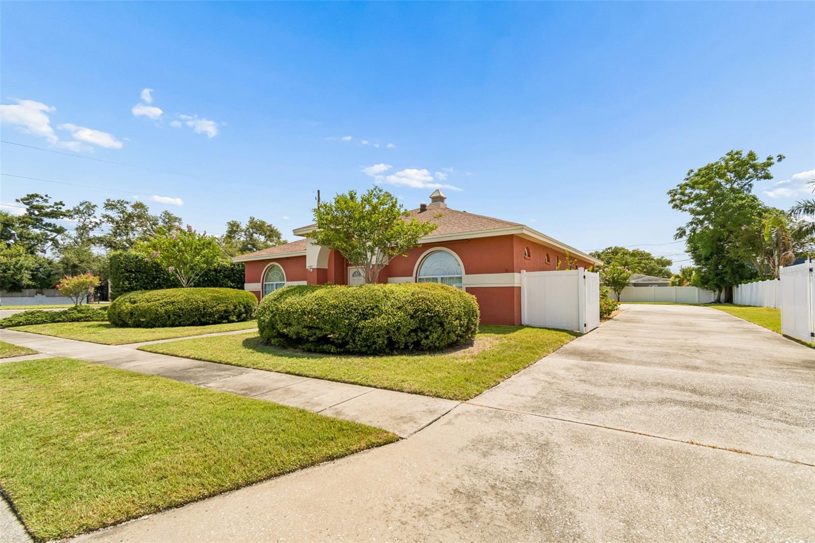 7791 Carver Ct, Seminole, FL 33772 photo