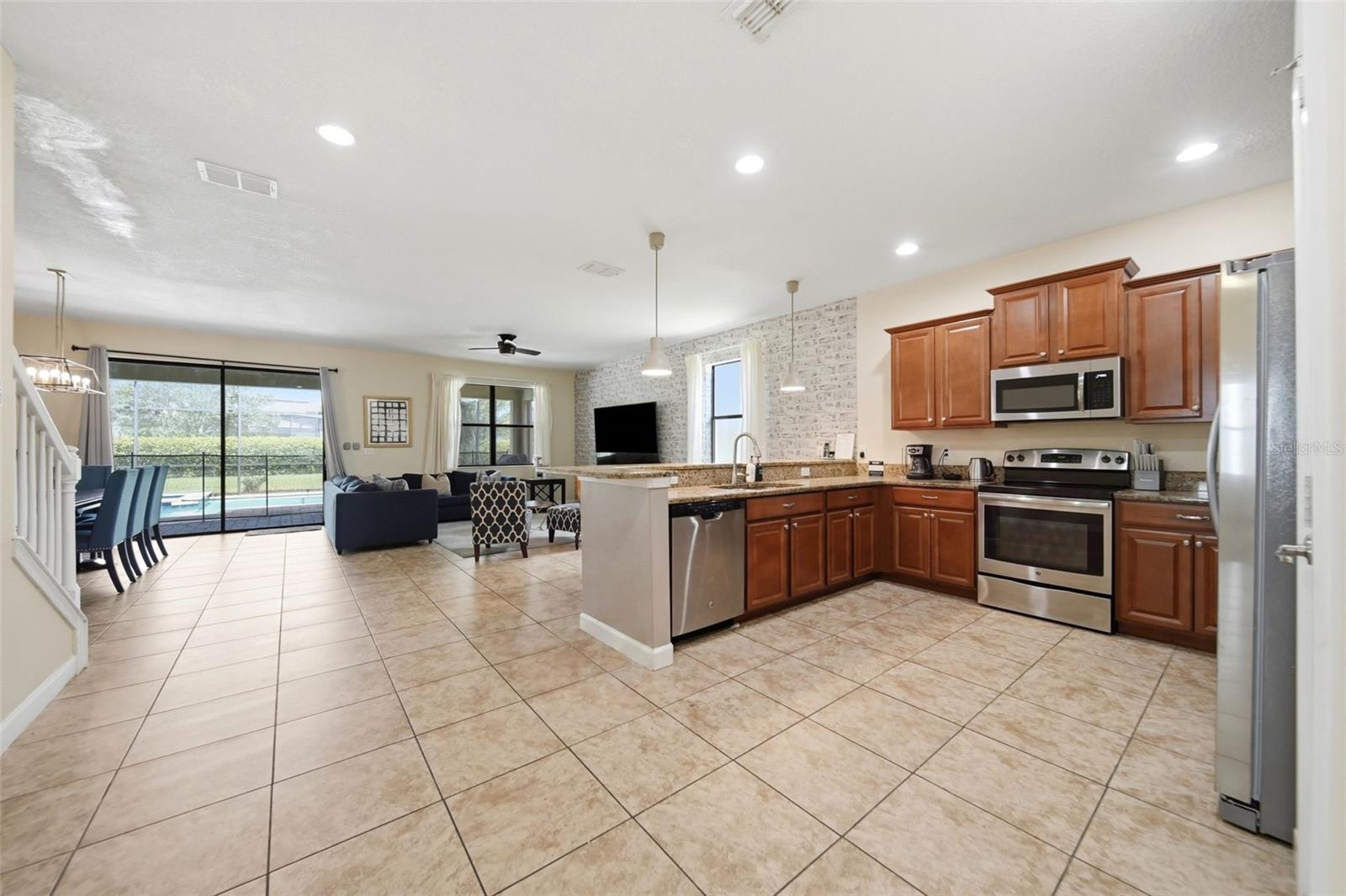 1416 Moon Valley Dr, Davenport, FL 33896 photo