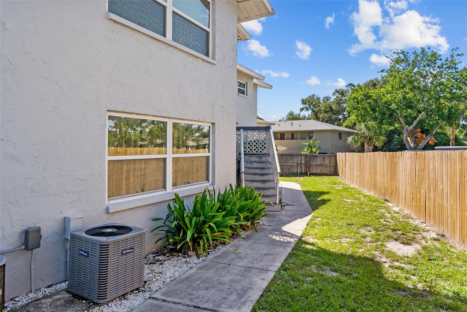 1229 Franklin Cir, Clearwater, FL 33756 photo