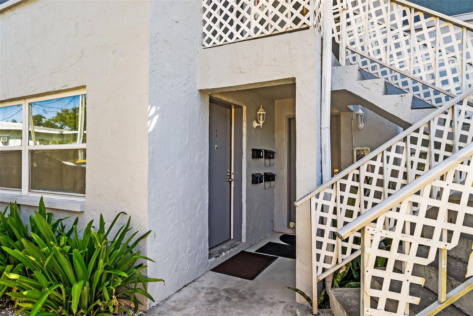 1229 Franklin Cir, Clearwater, FL 33756 photo