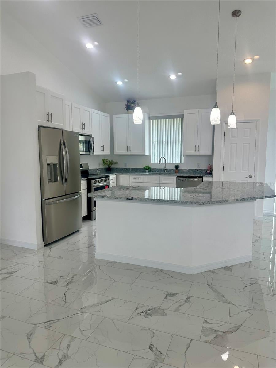 17271 E Peggy Avenue Ave, Mount Dora, FL 32757 photo