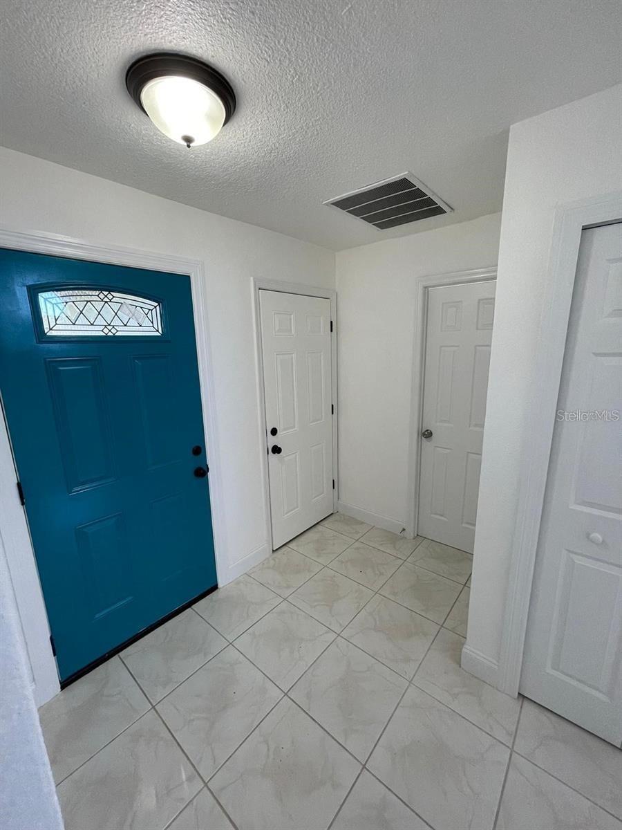 198 N Lake Ct, Kissimmee, FL 34743 photo