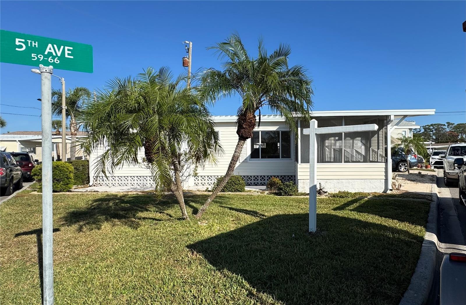 61 5 Ave, Venice, FL 34285