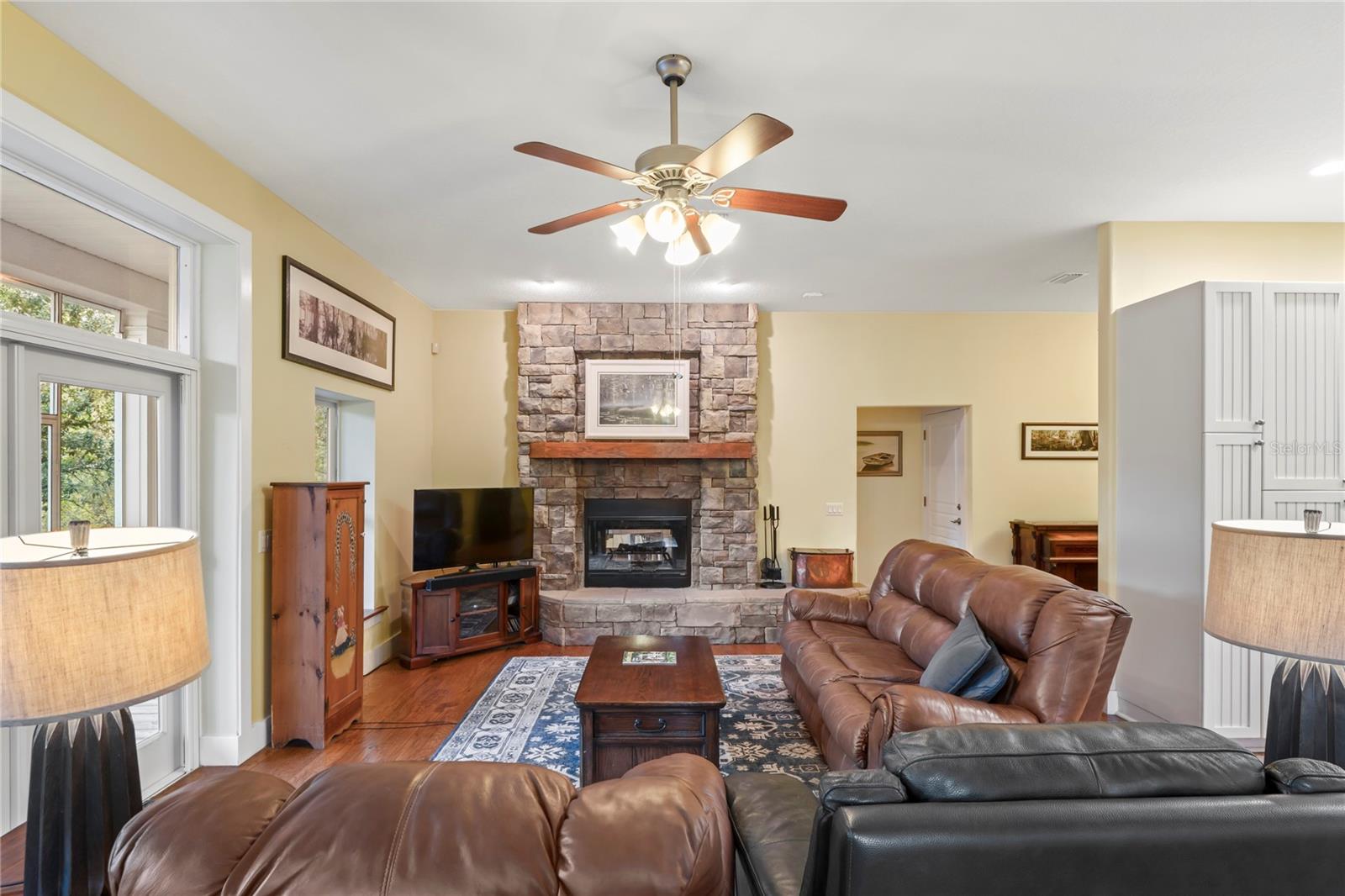 Single Family Residence in DADE CITY FL 3431 RIDERWOOD DR 12.jpg