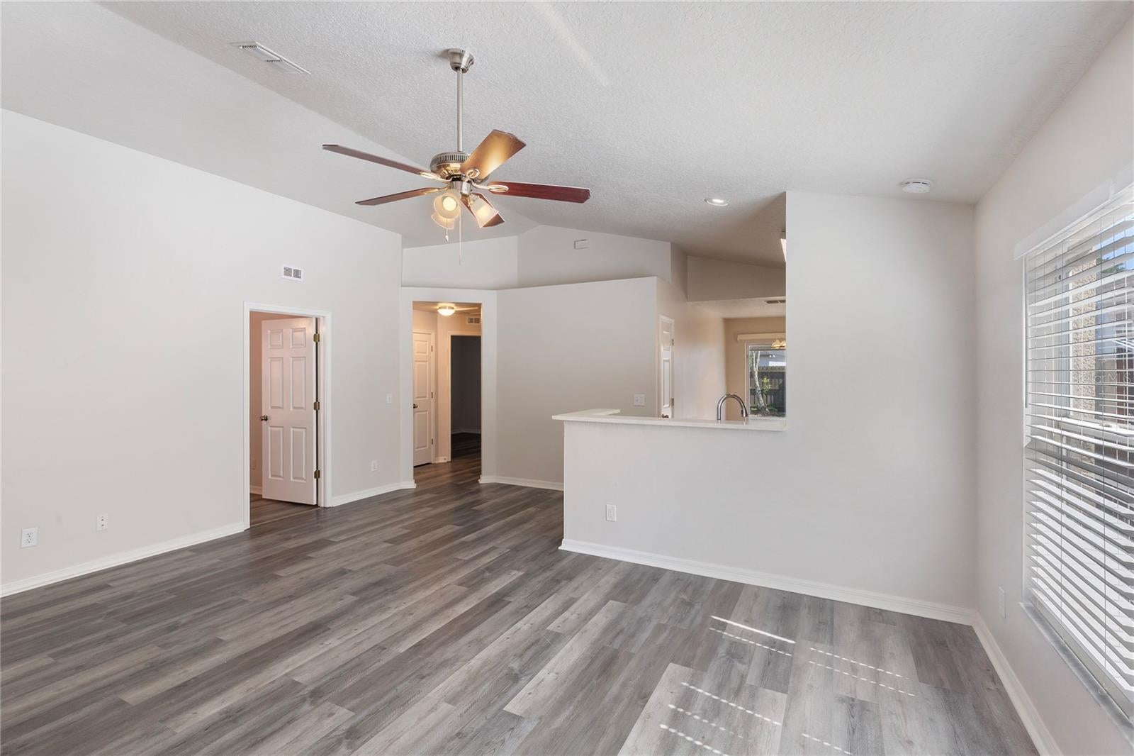7456 Oxford Garden Cir, Apollo Beach, FL 33572 photo