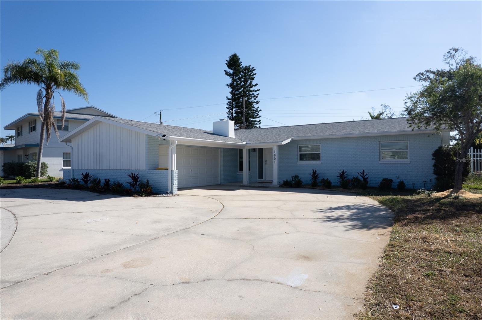 1897 Dolphin Blvd, Saint Petersburg, FL 33707 photo