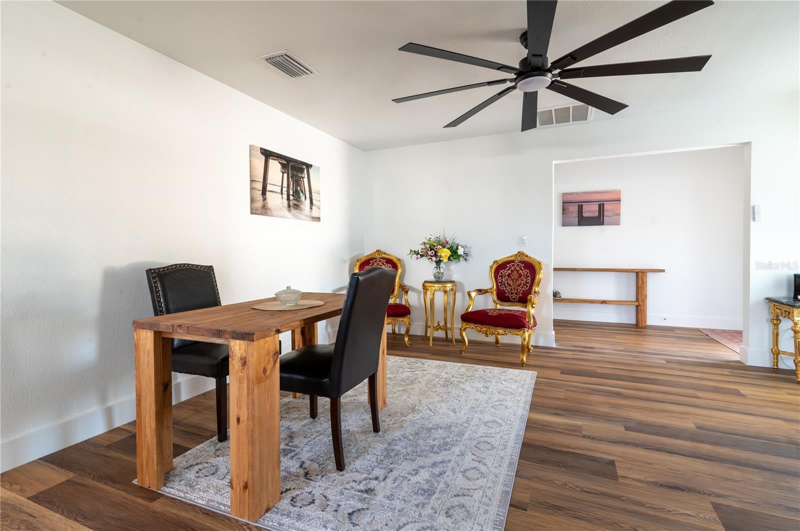 1897 Dolphin Blvd, Saint Petersburg, FL 33707 photo