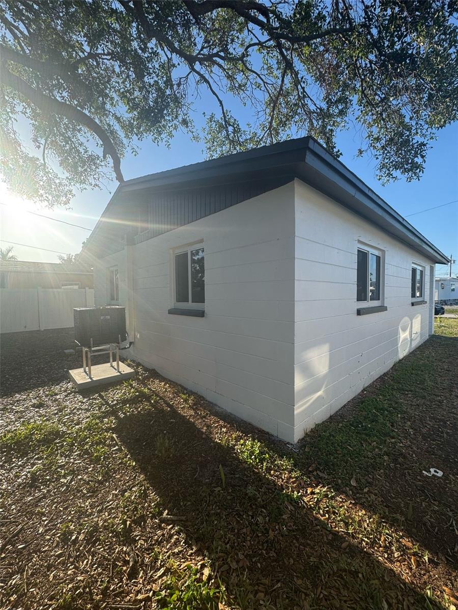 342 51 Ave, Saint Petersburg, FL 33703 photo