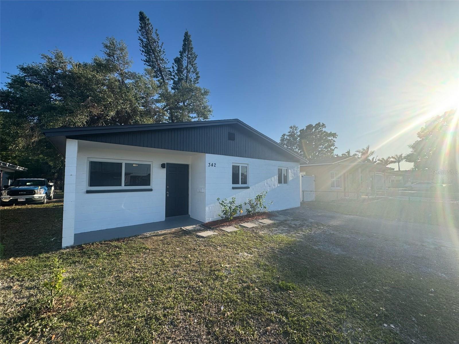 342 51 Ave, Saint Petersburg, FL 33703 photo