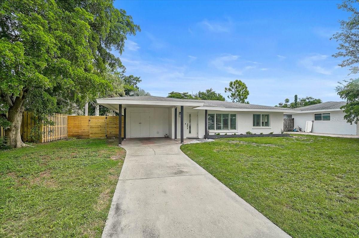 2347 Tangerine Dr, Sarasota, FL 34239 photo