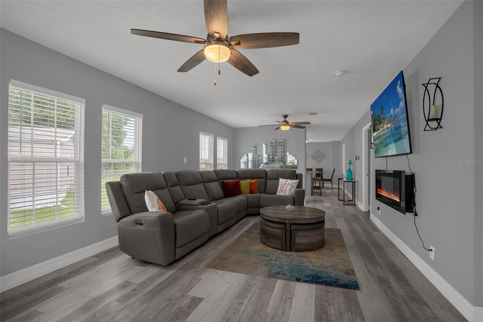 203 Ellsworth Dr, Kissimmee, FL 34758 photo