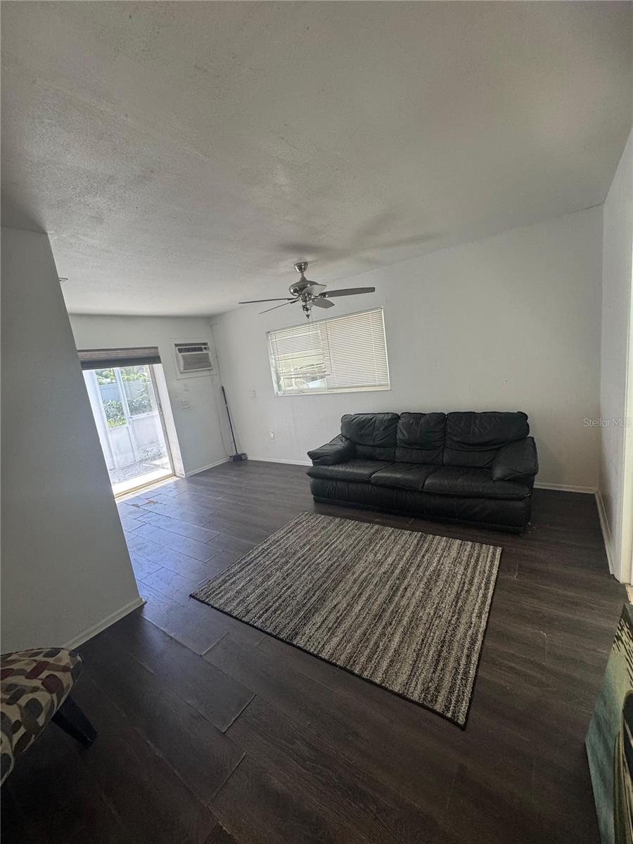 820 Pineland Ave, Venice, FL 34285 photo