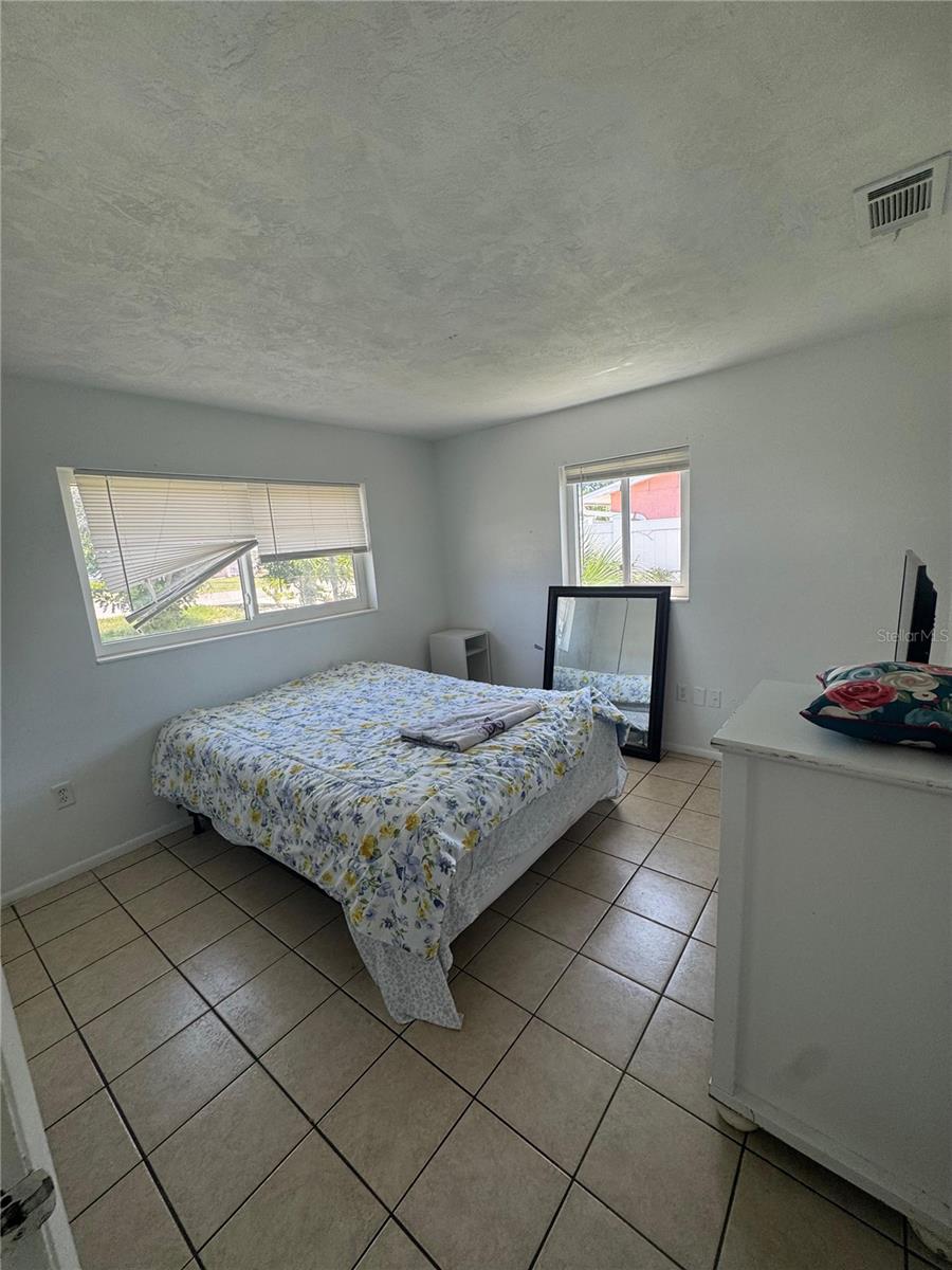 820 Pineland Ave, Venice, FL 34285 photo
