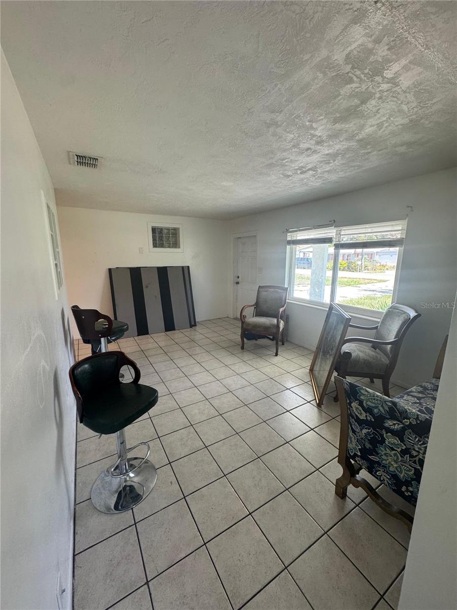 820 Pineland Ave, Venice, FL 34285 photo