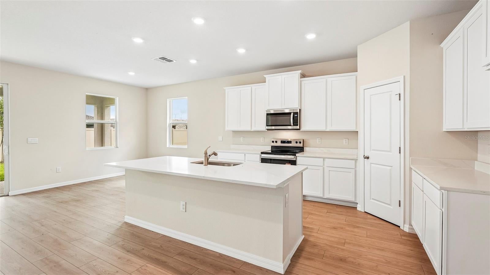 17127 James Trl, Parrish, FL 34219 photo