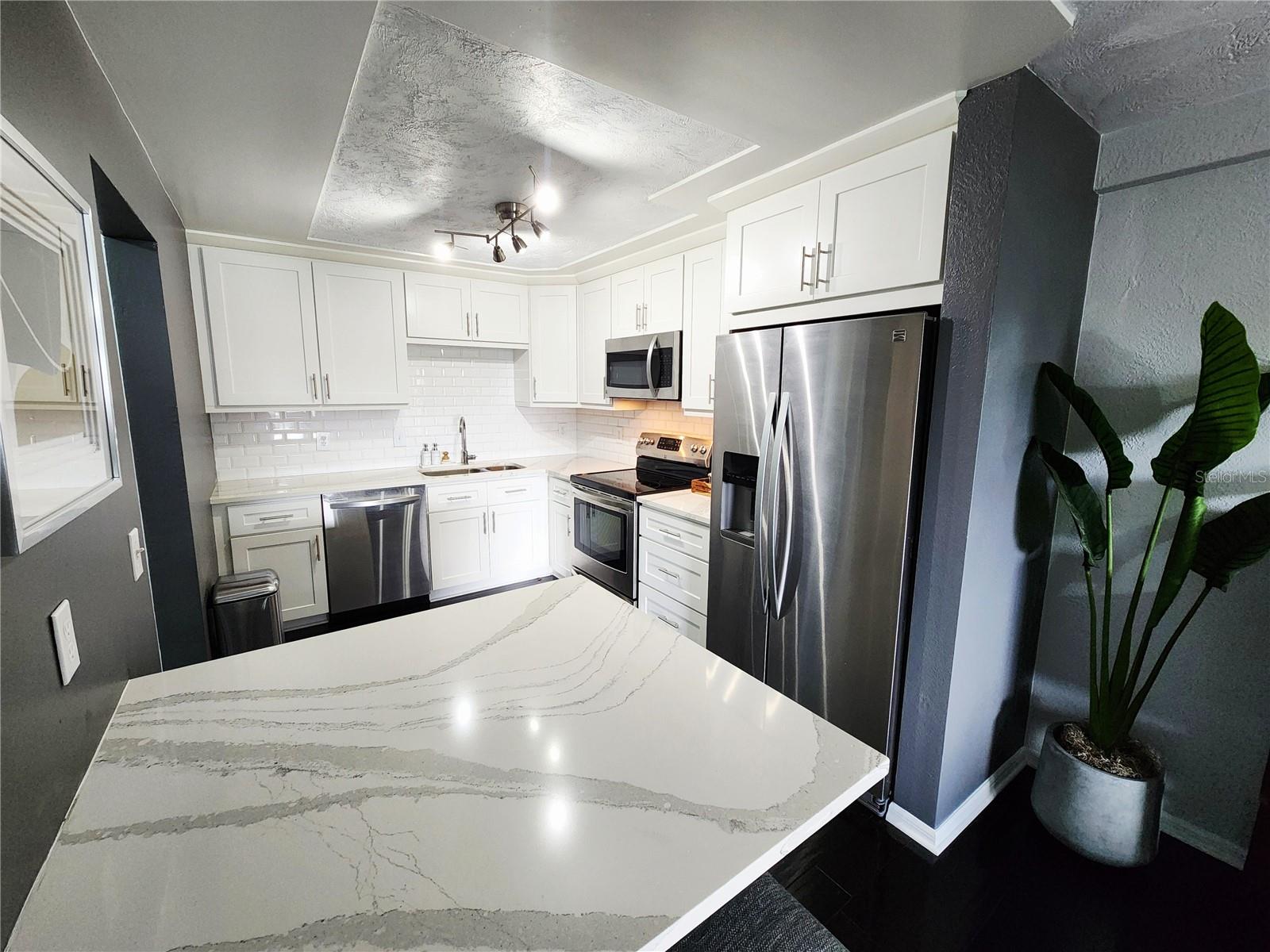 4651 1 St #306, Saint Petersburg, FL 33702 photo
