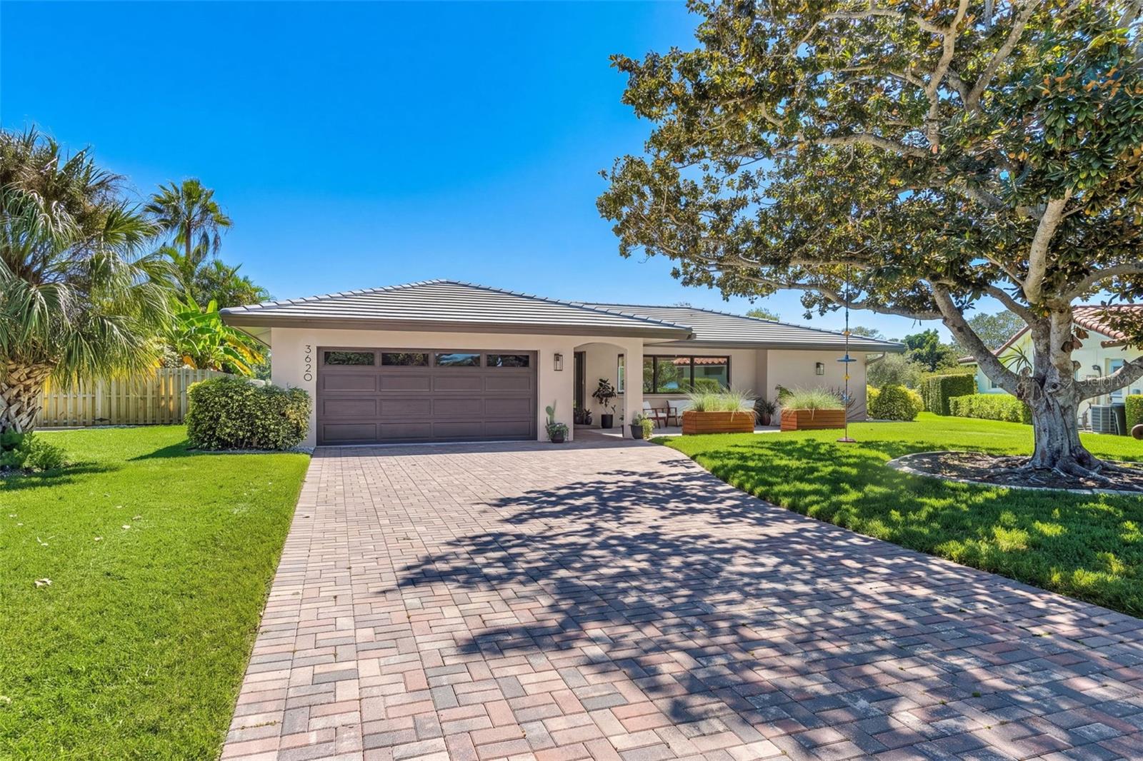 3620 Pembrook Dr, Sarasota, FL 34239 photo