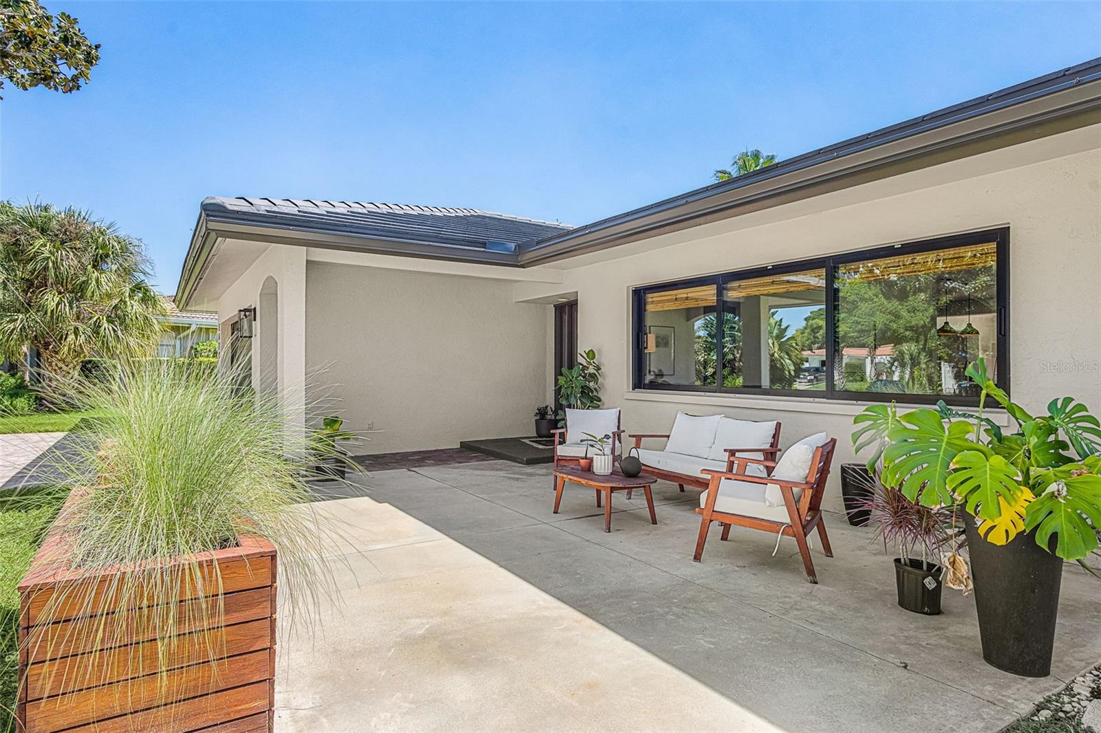 3620 Pembrook Dr, Sarasota, FL 34239 photo