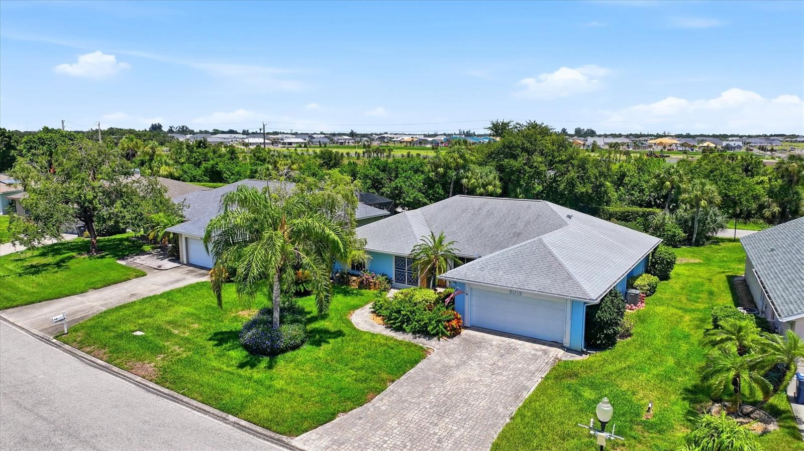 5015 86 Street Ct, Bradenton, FL 34210 photo