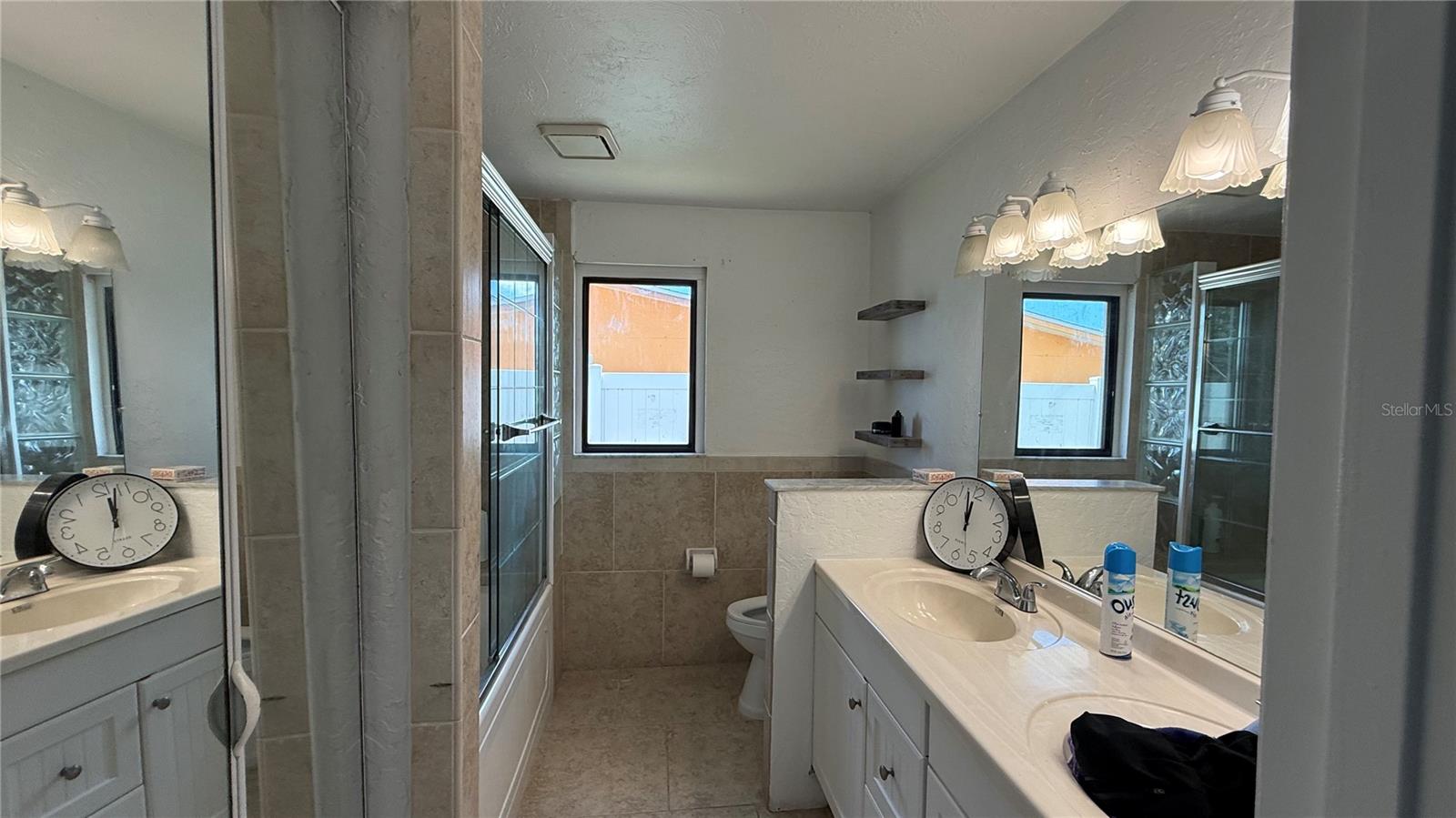 3100 Lake Ridge Dr, Sarasota, FL 34237 photo