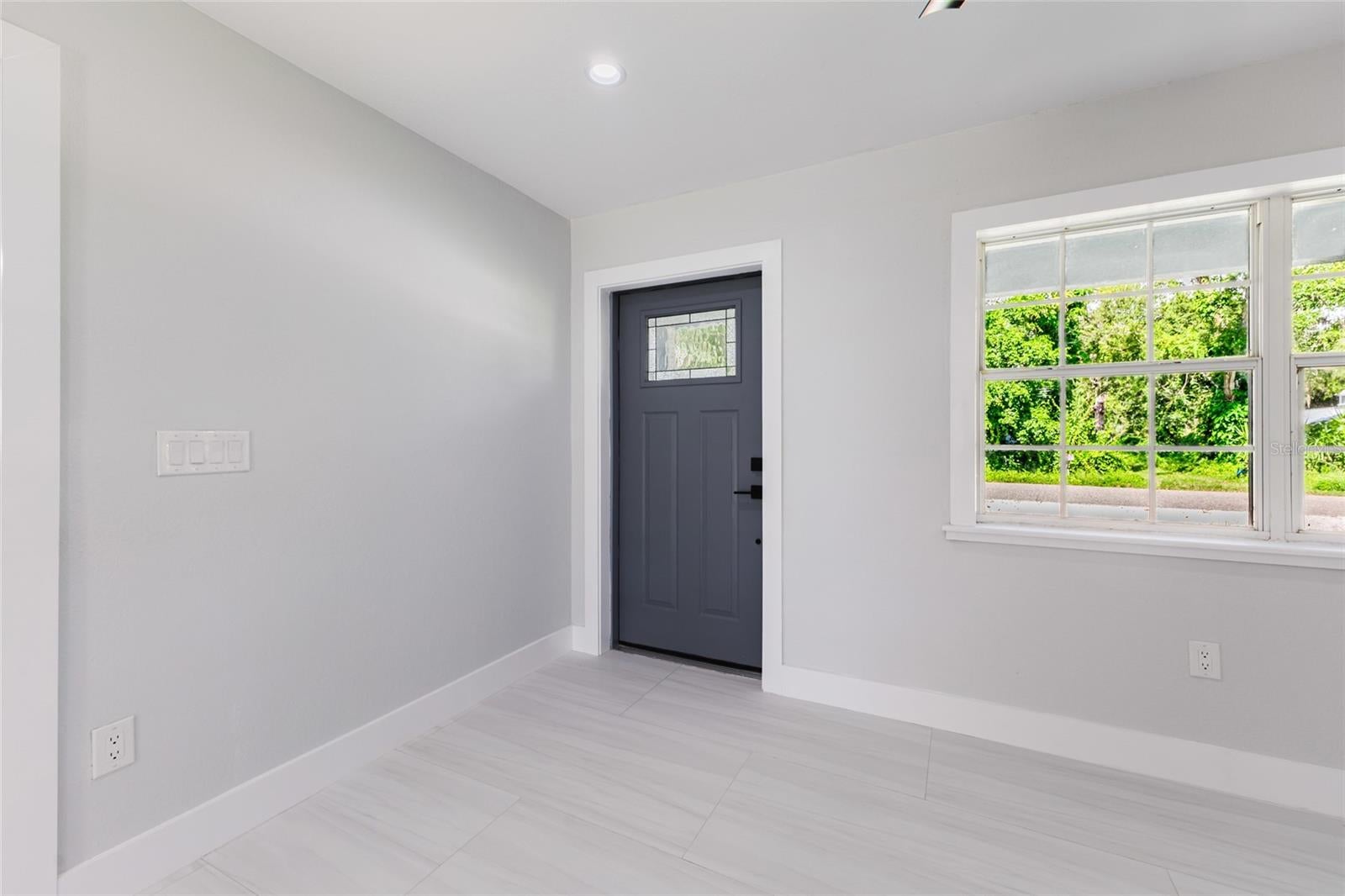 639 Hand Ave, Sarasota, FL 34232 photo