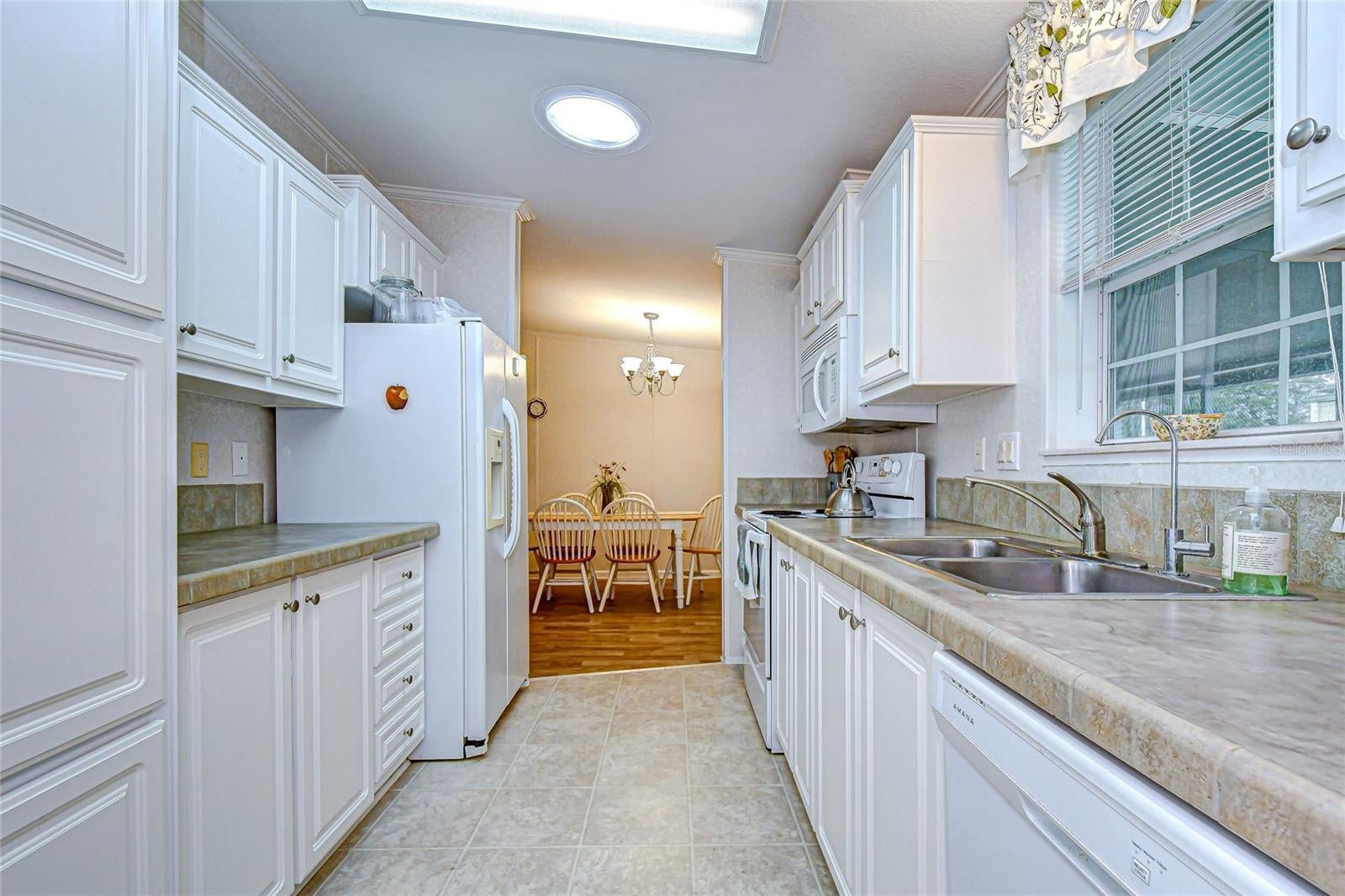 3337 Dawns Dell, Zephyrhills, FL 33541 photo