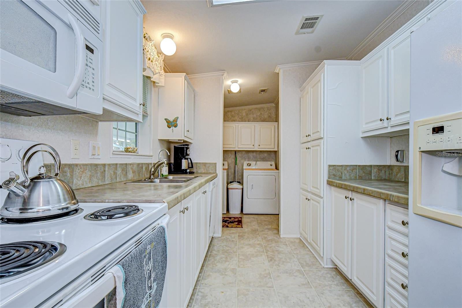 3337 Dawns Dell, Zephyrhills, FL 33541 photo
