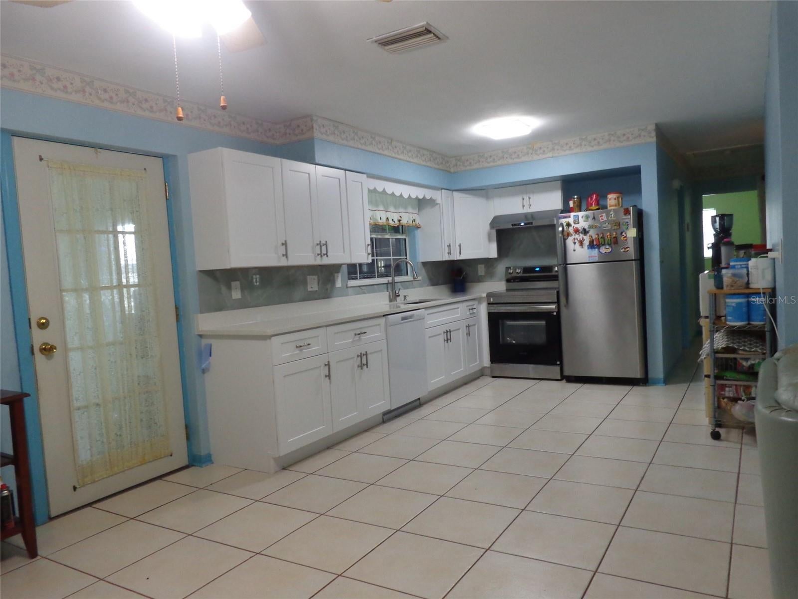6165 26 Ave, Saint Petersburg, FL 33710 photo
