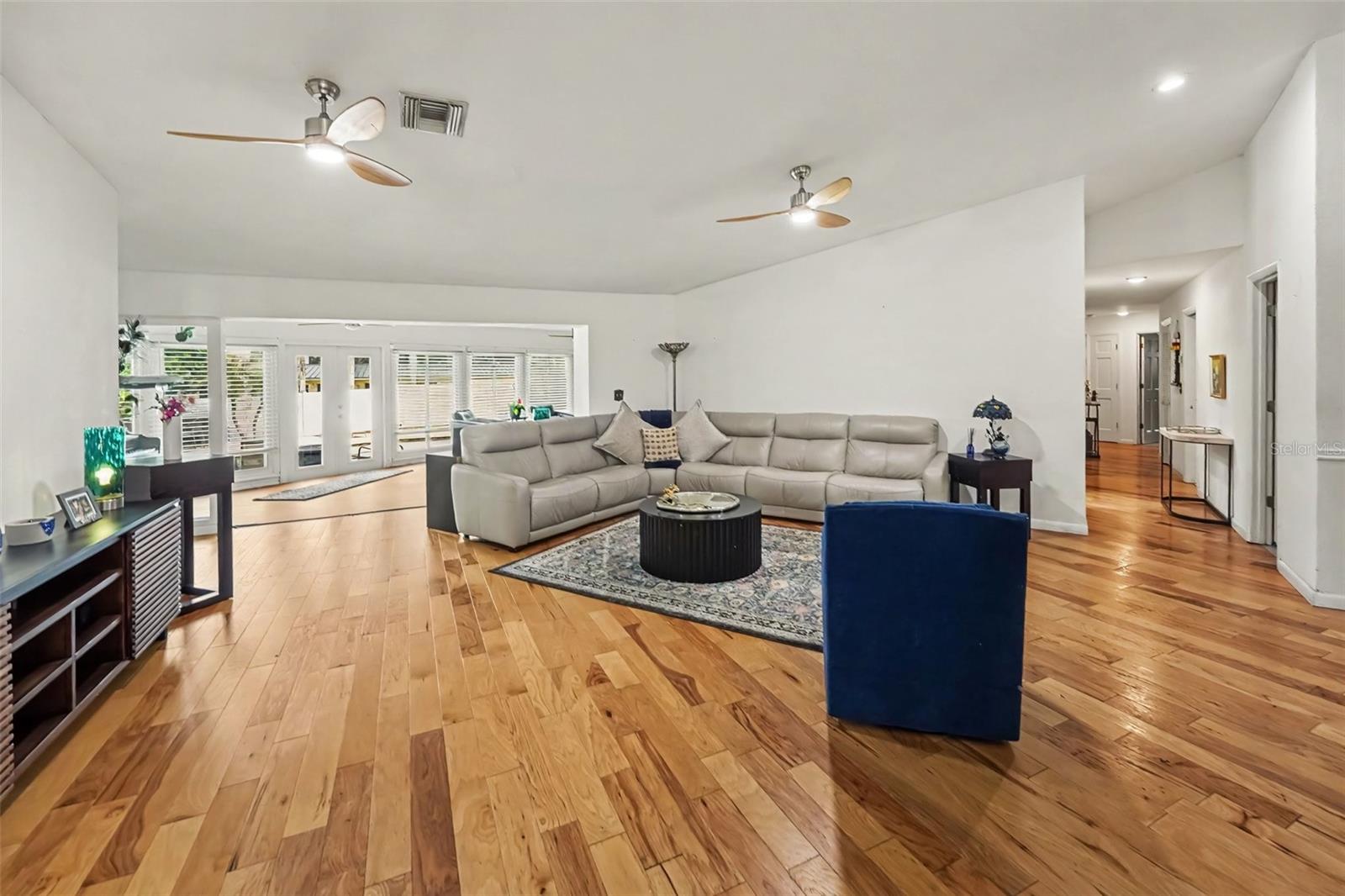 921 College Hill Dr, Clearwater, FL 33765 photo