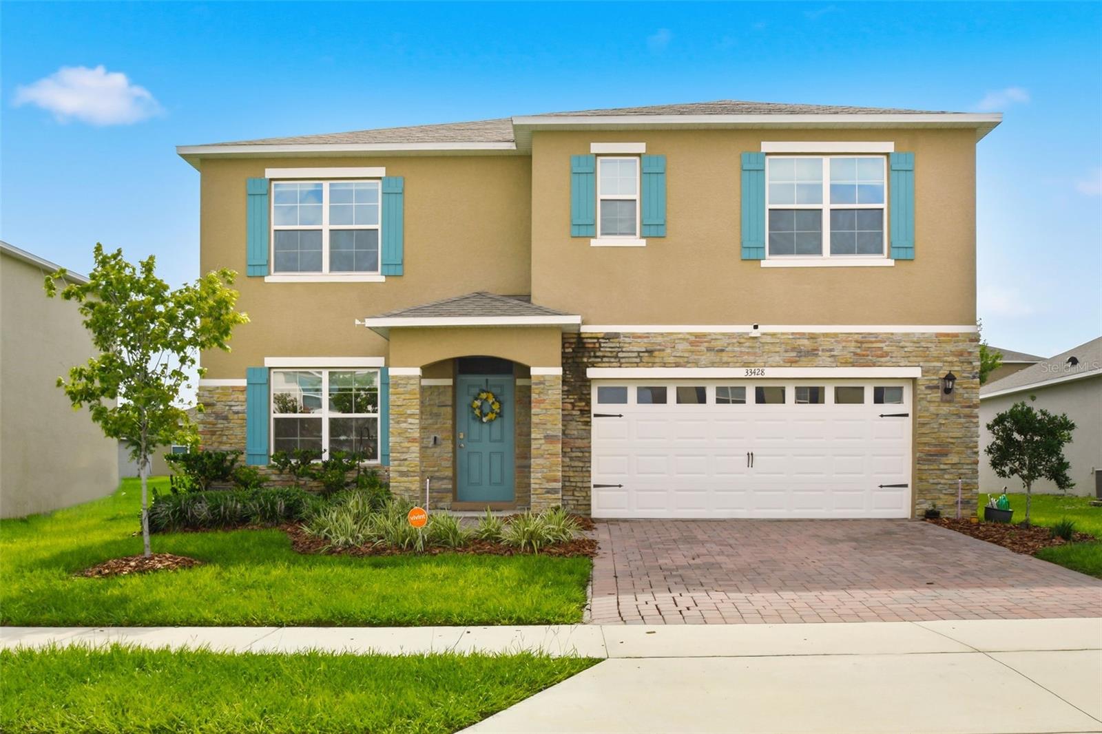 33428 Country House Dr, Sorrento, FL 32776