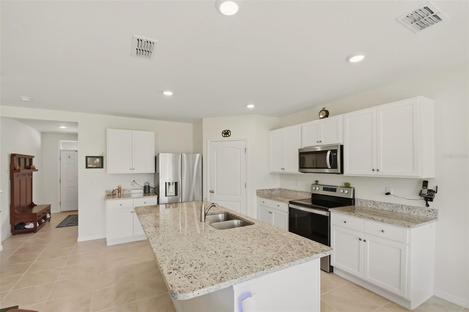 33428 Country House Dr, Sorrento, FL 32776 photo