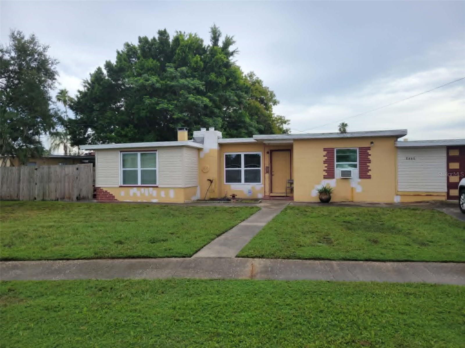 8446 Waverly Rd, Saint Petersburg, FL 33702
