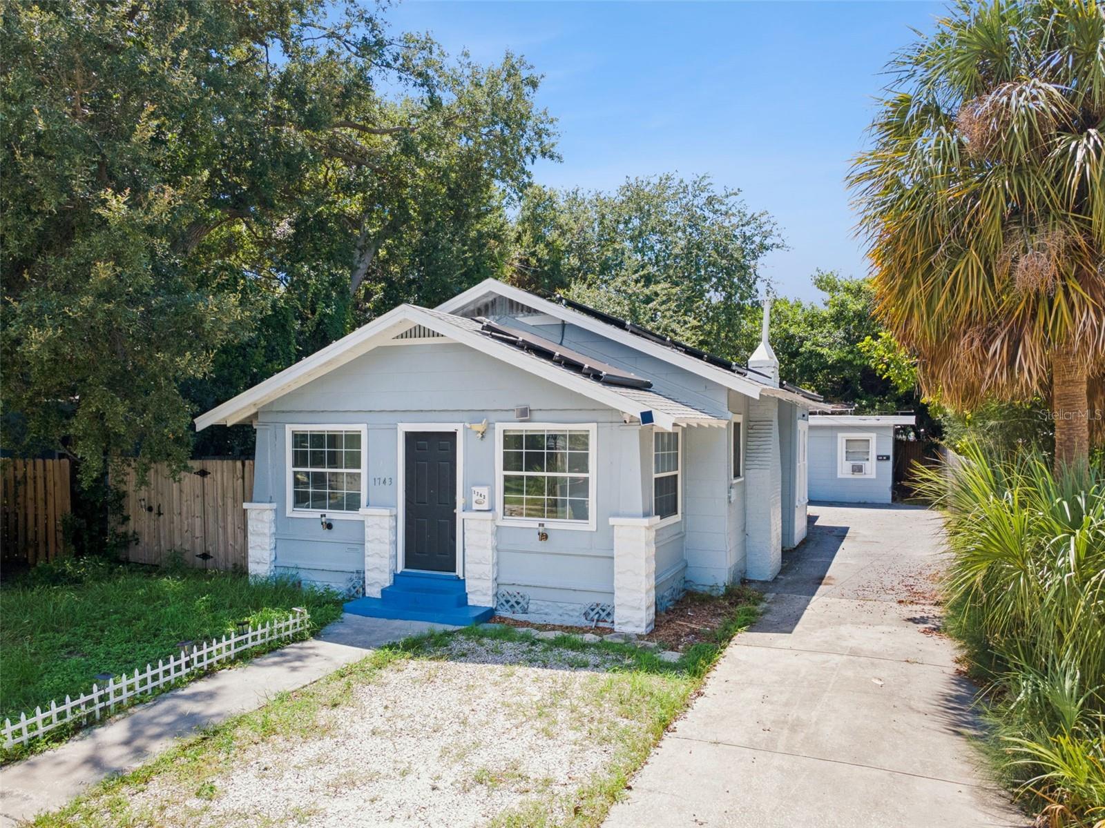 1743 Yale St, Saint Petersburg, FL 33712 photo
