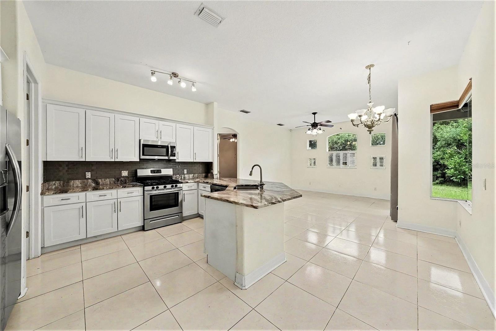 12516 Leatherleaf Dr, Tampa, FL 33626 photo