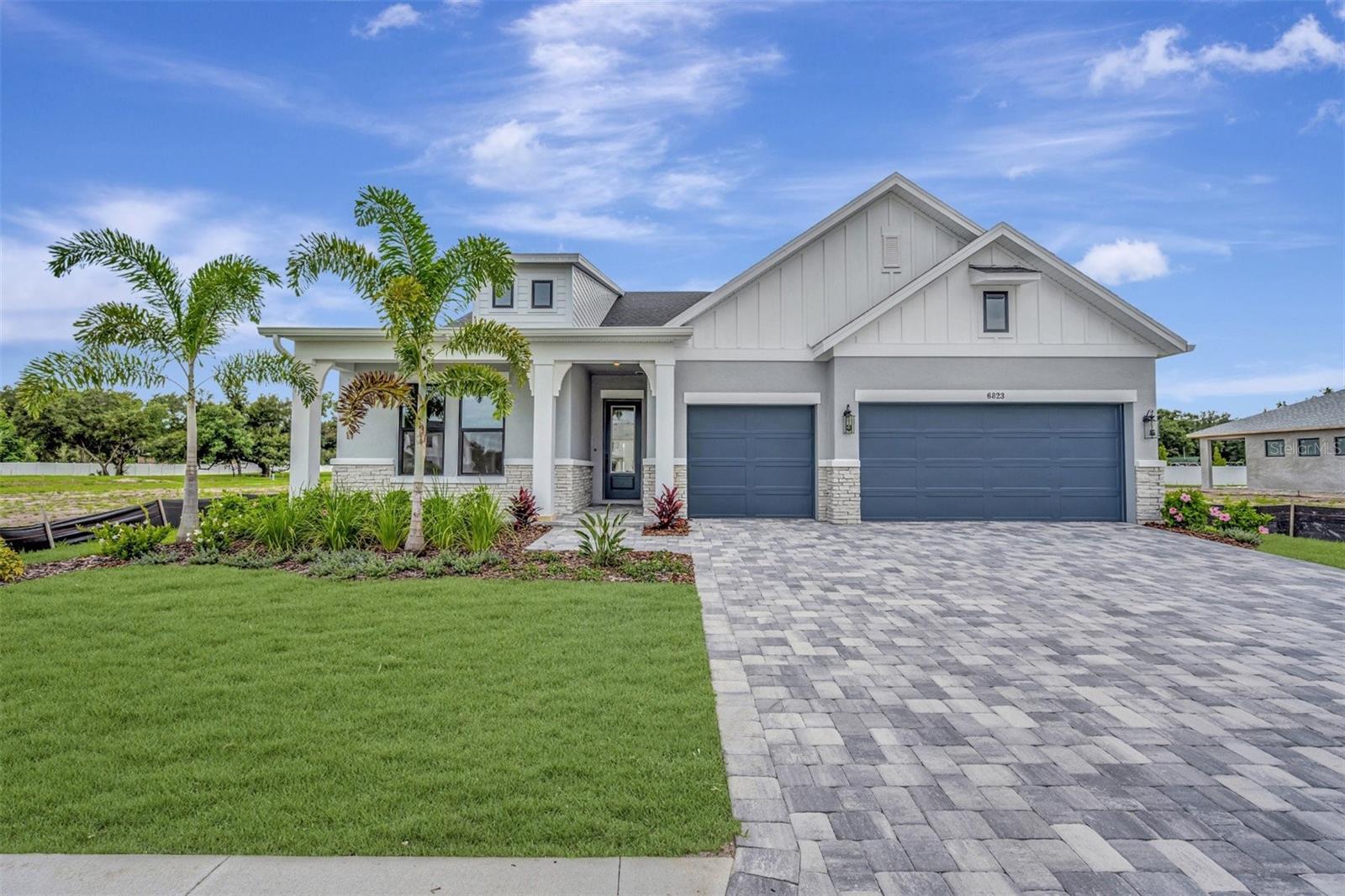 6823 Heron Meadow Dr, Sarasota, FL 34241